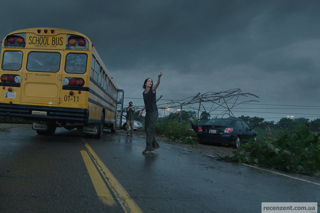 Кадры из фильма: Навстречу шторму (Into the Storm) - 2014