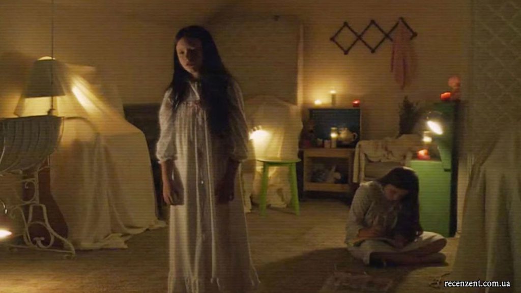 Обзор фильма Паранормальное явление 5: Призрачный мир (Paranormal Activity: The Ghost Dimension). Год: 2015 Страна: США Режиссёр: Грегори Плоткин В главных ролях: Крис Дж. Мюррэй, Бриттани Шоу, Айви Джордж, Дэн Гилл, Оливия Тейлор Дадли, Хлоя Ксенджери, Джесика Браун, Дон МакМанус, Майкл Кравич, Халли Фут Жанр: Ужасы Бюджет: н.д. Продолжительность: 1 час 28 минут IMDb: 4.5. Рецензент (recenzent.com.ua)