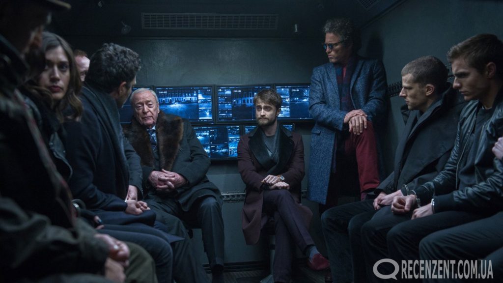 Иллюзия обмана 2 (Now You See Me 2) - Режиссёр: Джон М. Чу. В главных ролях: Джесси Айзенберг, Марк Руффало, Вуди Харрельсон, Дэйв Франко, Дэниэл Рэдклифф, Лиззи Каплан, Джей Чоу, Санаа Лэтэн, Майкл Кейн, Морган Фриман. Жанр: Боевик, Триллер, Комедия. Обзор сайта Рецензент (recenzent.com.ua)